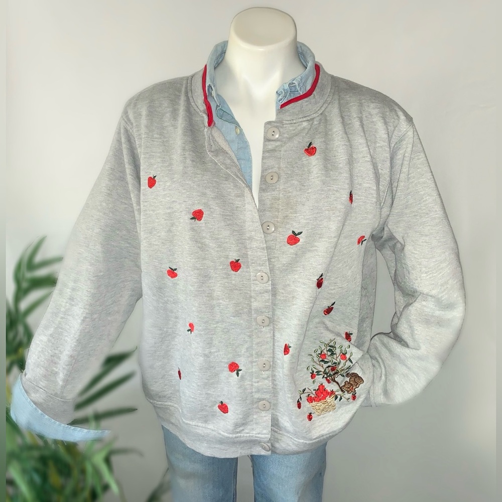 v i n t a g e :: Oversized Embroidered Cat Apple Granny Cardigan - Picture 4 of 9